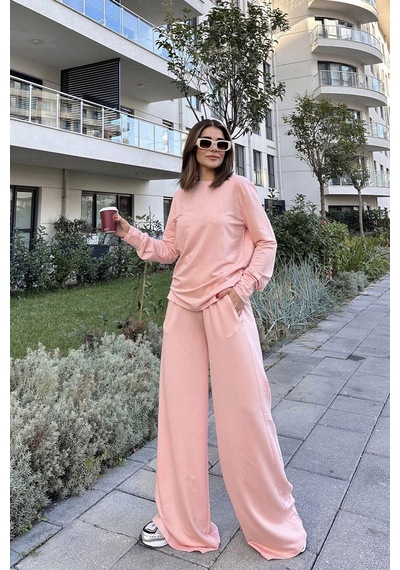 Kadın Pudra Yuvarlak Yaka Sweatshirt & Bol Paça Beli Lastikli Pantolon - Rahat Alt & Üst Takım Pudra Kadın Pudra Yuvarlak Yaka Sweatshirt & Bol Paça Beli Lastikli Pantolon - Rahat Alt & Üst Takım Pudra