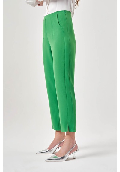 Mizalle Pensli Basic Yeşil Pantolon Sütlü Kahverengi