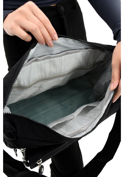 Çapraz Askılı Ultra Hafif Çok Cepli Bayan Omuz Çantası Siyah Model: 571-6b - Siyah