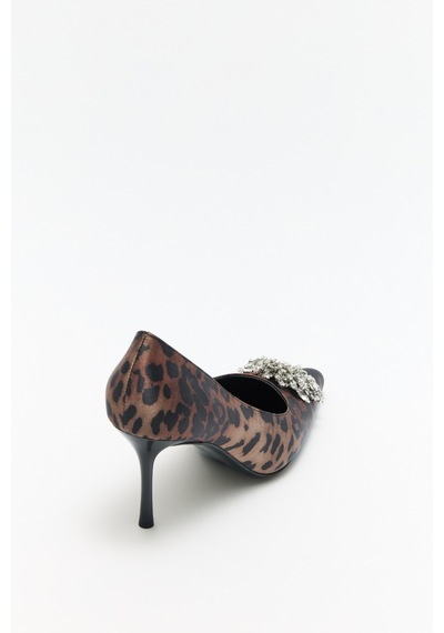 Lutvelizade Topuklu 2601 Sivri Burun Toka Detaylı Stiletto Leopar Kadın Topuklu