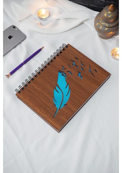Kuşlu Tüy Desenli A5 Spiralli Ahşap Defter - Çizgisiz - Ajanda Ahşap Rengi Ceviz Mavi
