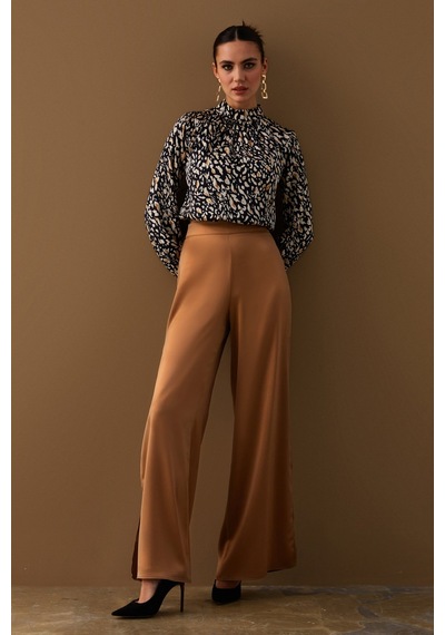Sateen Yırtmaç Detaylı Saten Pantolon - Camel