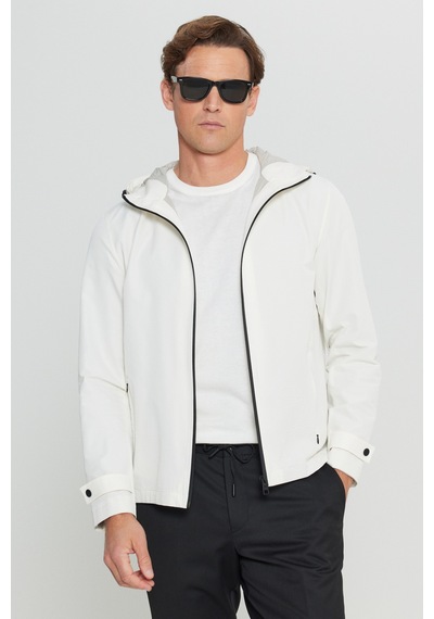 AC&Co / Altınyıldız Classics Erkek Ekru Softshell Rüzgar Geçirmez Standart Fit Normal Kesim Kapüşonlu Cepli Mont Ekru