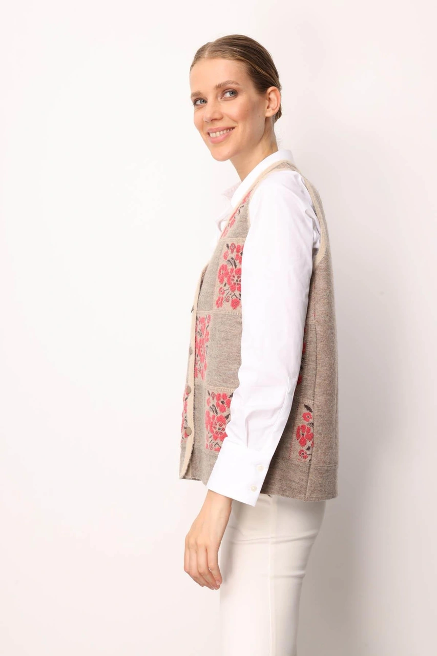 Desen Triko Kadın Pıtırcık Çiçekli Patchwork Keçe Yün Yelek Bej Y.ş.pembe Bej Y.ş.pembe Desen Triko Kadın Pıtırcık Çiçekli Patchwork Keçe Yün Yelek Bej Y.ş.pembe Bej Y.ş.pembe