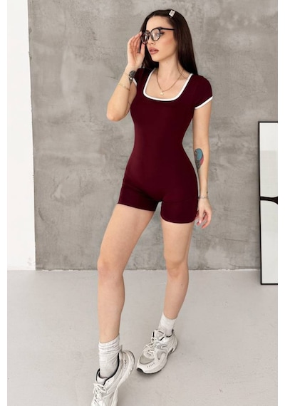 Tarz Cool Kadın Kahverengi Kısa Kollu Şort Tulum Kare Yaka Vücuda Oturan Fit Tulum Bordo