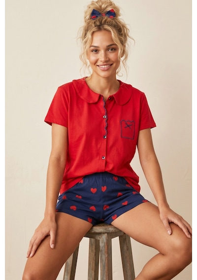 Siyah İnci Yaka Detaylı Nakışlı Düğmeli Pamuklu Örme Şortlu Pijama Takımı 8024 Lacivert Kırmızı Kalp Siyah İnci Yaka Detaylı Nakışlı Düğmeli Pamuklu Örme Şortlu Pijama Takımı 8024 Lacivert Kırmızı Kalp