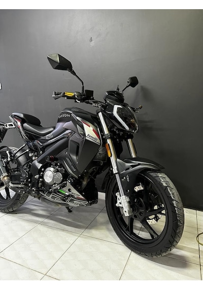 Benelli 125s Neon Turuncu Ve Gümüş Gri Parçalı Üçgen Desenli Sticker Etiket Modeli