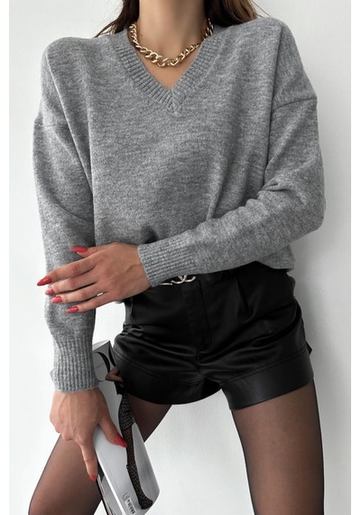 Femelle Kadın Gri V Yaka Standart Beden Oversize Basic Triko Kazak