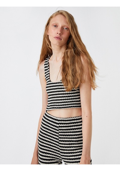 Koton Crop Top Kroşe U Yaka Siyah Desenli 2sak10579ek 2SAK10579EK9D9 Siyah