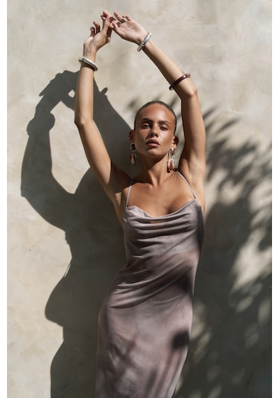 Mai Collection Mai Studios Co. Chomhan Askılı Degaje Duman Uzun Elbise M