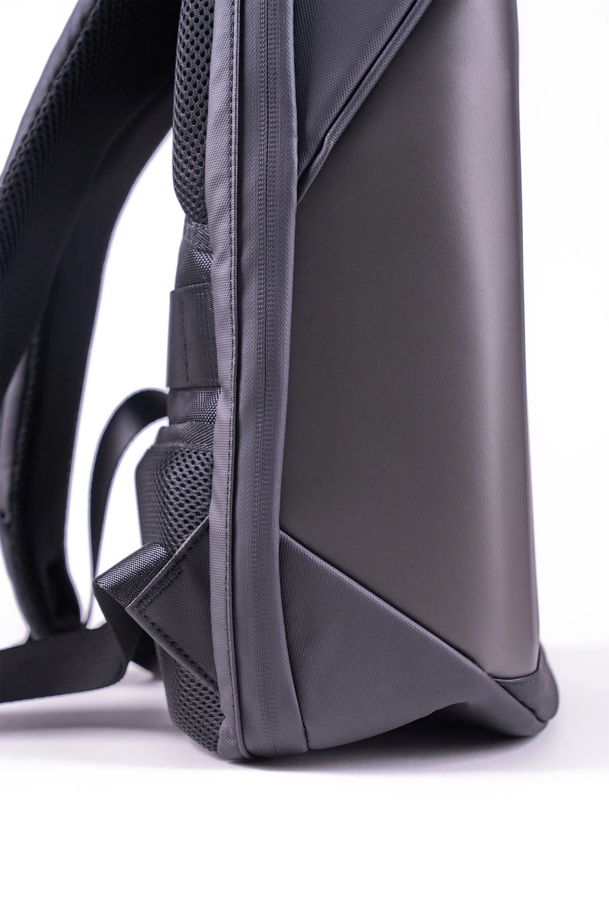 Zampago Led Ekranlı Akıllı Sırt Çantası Sert Kasa, Usb Şarj Girişli, Animasyonlu Işıklı Ekran Siyah