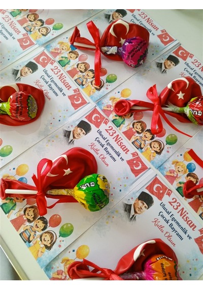 Farklı Market 23 Nisan Coşkusu Çocuk Bayramı Bayraklı Balon Ve Şekerli Hediye Seti 8 Adet