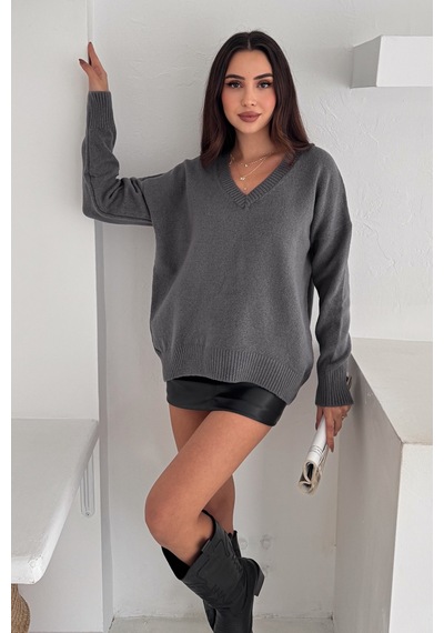 Femelle Kadın Füme V Yaka Standart Beden Oversize Basic Triko Kazak