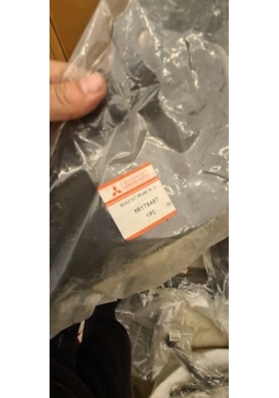 Mitsubishi Carisma Ön Çamurluk Davlumbazı Sol 1995-1999 Oem No: Mr179487