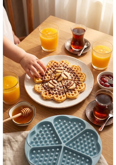 Kalp Desenli Silikon Waffle Kalıbı 5 Bölmeli Yapışmaz Kolay Çıkan Esnek Fırına Uygun 18 Cm Çok  Renkli