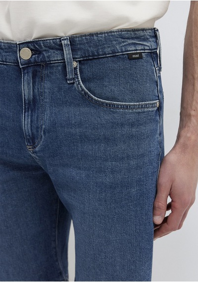 Mavi - Brian Premium Blue Puslu Koyu Mavi Jean Şort 04184a3304