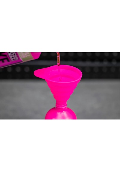 Muc-off Collapsible Oil Funnel Katlanır Yağ Hunisi Pembe Siyah