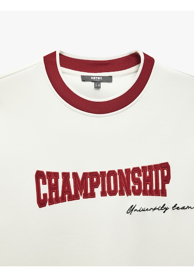 Koton Bisiklet Yaka Pamuk Karışımlı Şerit Detaylı Slogan Baskılı Sweatshirt Beyaz 5sam70039mk Beyaz