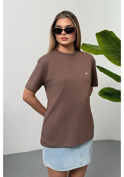 Giysa Kadın Gümüş Aksesuar Detaylı Pamuklu T-shirt Açık Kahverengi - 26y 26510 Giysa Kadın Gümüş Aksesuar Detaylı Pamuklu T-shirt Açık Kahverengi - 26y 26510