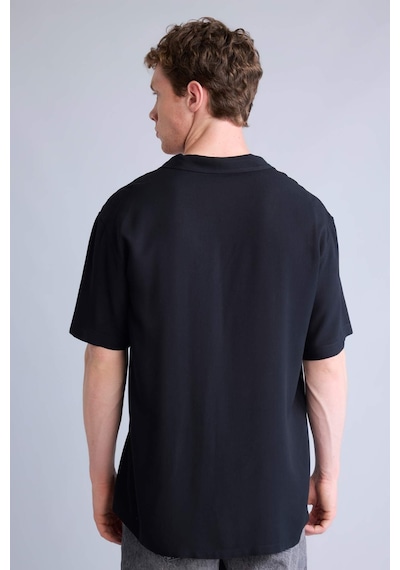 DeFacto Regular Fit Apaş Yaka Yazlık Kısa Kollu Siyah Gömlek E2533AX25SMBK81