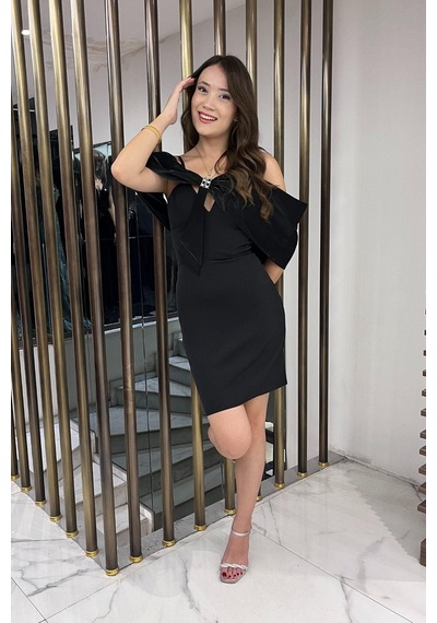 By Saygı Kadın İp Askılı Taş İşlemeli Astarlı Saten Fiyonk Detaylı Kısa Elbise-40482 Siyah By Saygı Kadın İp Askılı Taş İşlemeli Astarlı Saten Fiyonk Detaylı Kısa Elbise-40482 Siyah