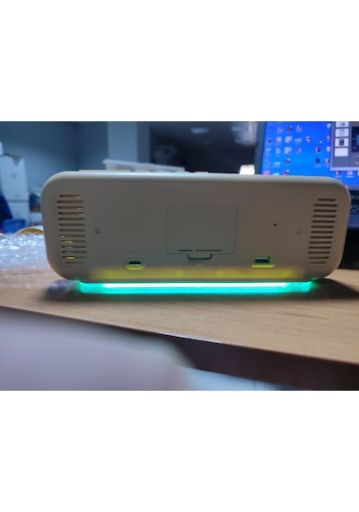 Büyük Ekranlı Ahşap Desenli Dijital Masa Saati 24x9x3 Cm Alarm Çalar Saat Rgb Renkli Led Işıklı Usb Ve Pil Bej