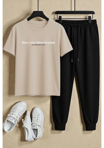 Uyguntarz Unisex More Love More Freedom Tasarım Baskılı Tişört - 2'li Eşofman Takımı Bej Uyguntarz Unisex More Love More Freedom Tasarım Baskılı Tişört - 2'li Eşofman Takımı Bej