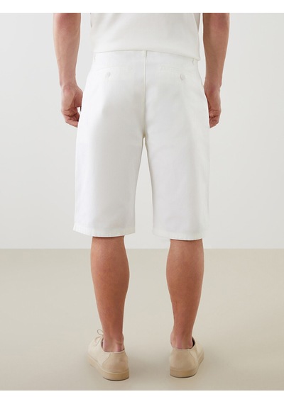 Lcwaıkıkı Classic Beyaz Rahat Kalıp Gabardin Erkek Bermuda Şort
