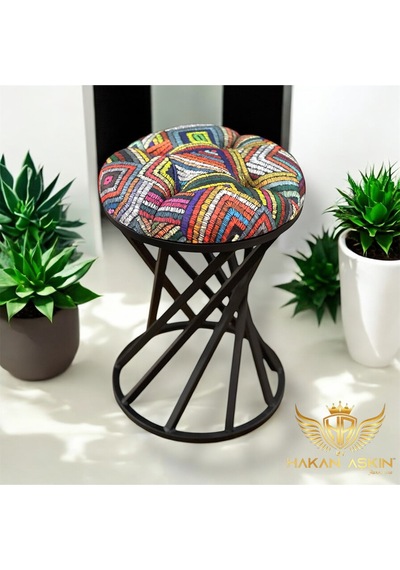 By Hakan Aşkın Kapitoneli Tornado Metal Pota Ayaklı Rug Pattern Black Pota Puf Style 2025 Çok Renkli 2