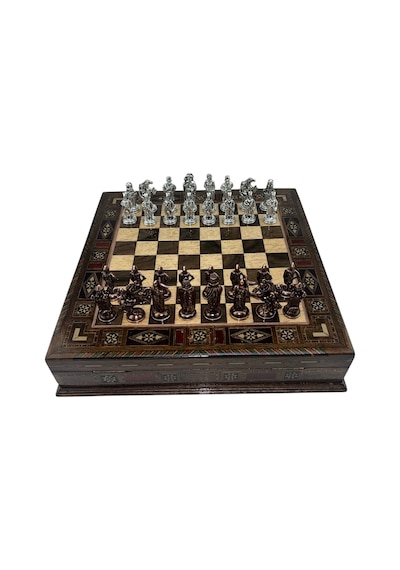 Gifthome Premium Orta Boy Metal Osmanlı & İngiliz Satranç Takımı Ve Sandıklı Masif Ahşap Satranç Tahtası 28x28x5,5 Cm.