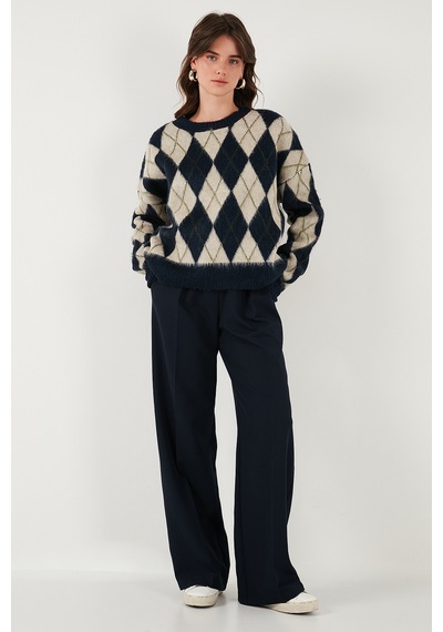 Lela Oversize Fit Bisiklet Yaka Baklava Desenli Yumuşak Dokulu Bayan Kazak 4616223 Lacivert