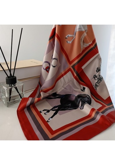Lente Aksesuar Kadın Premium Desenli Boyun Çanta Ve Saç Fuları 70x70 Cm Kırmızı Atlı