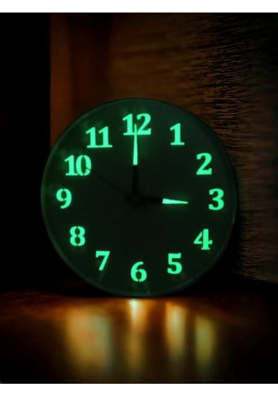 Fosforlu Gece Karanlıkta 5 Saat Parlayan Duvar Saati Çap 22 Cm Beyaz