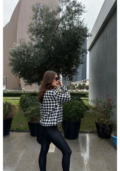Kadın Siyah Çift Cepli, Pötikare Desenli, Rahat Kalıp, Kısa Tüvit Ceket Siyah
