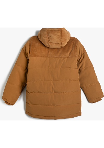Koton Oversize Şişme Mont Kapüşonlu Astarlı Cepli Fermuarlı Kadife Kumaş Detaylı Kahverengi 4wkb00006tw 4WKB00006TW532 Kahverengi Koton Oversize Şişme Mont Kapüşonlu Astarlı Cepli Fermuarlı Kadife Kumaş Detaylı Kahverengi 4wkb00006tw 4WKB00006TW532 Kahverengi