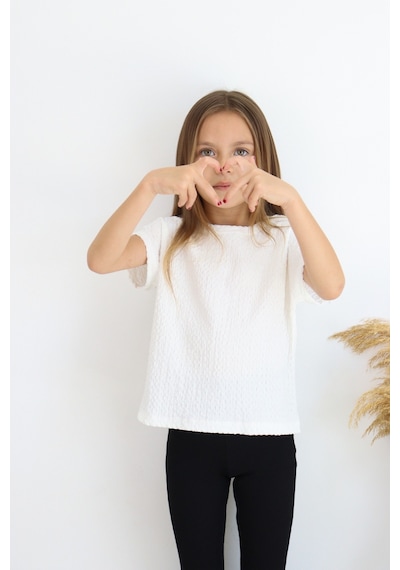 Fesshera Kids Kız Çocuk Dokulu Yumuşak T-shirt Konforlu, Zarif Ve Günlük Şıklığın Anahtarı Beyaz