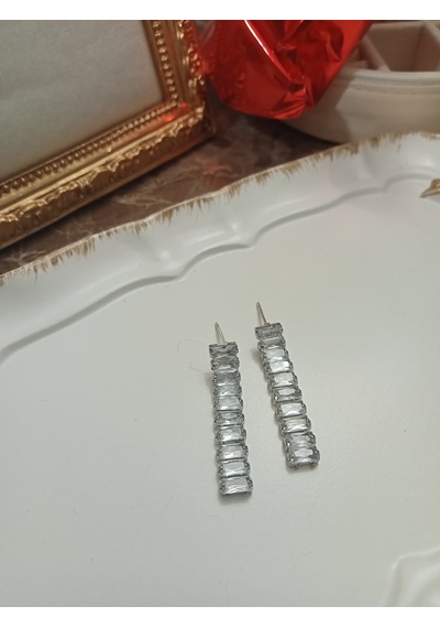 Baget Kesim Zirkon Taşlı Sallantılı Gümüş Renk Kararmaz Çelik Küpe Gümüş