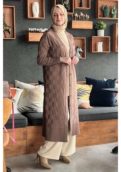 Rabia Şamlı Dama Desenli Sütlü Kahve Triko Hırka Çok Renkli