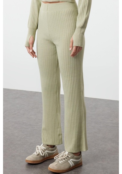 Ersefa Tarz Kadın Modern Normal Bel Boru Paça Bisiklet Yaka Crop Fitilli Mint Ersefa Tarz Kadın Modern Normal Bel Boru Paça Bisiklet Yaka Crop Fitilli Mint