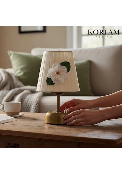 Verona - Krem Keten Kumaş Beyaz Gül Motifli Pilli Masa & Gece Lambası Çok Renkli 07884372