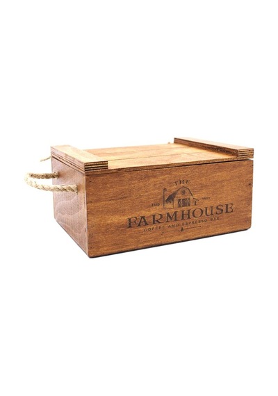 Farmhouse Logolu Ahşap Kapaklı Kutu 27cm X 16cm Genişlik 10cm Yüksekli