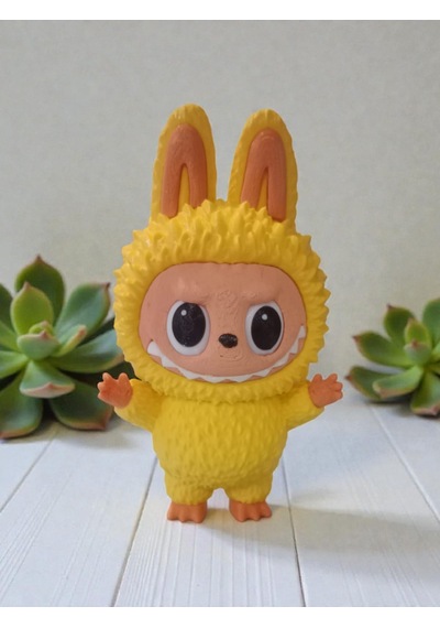 Labubu Figür 3d Model Sarı Ve Kırmızı 15 CM