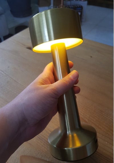 Dokunmatik Masa Gece Lambası Dokunmatik Lamba Abajur Led Şarjlı Masa Lambası Gold Boy:21 Cm Ledli Gold