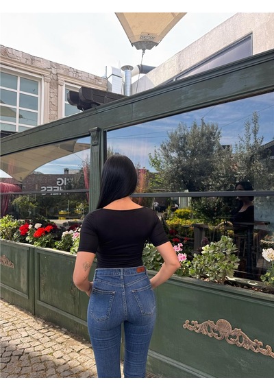 WeShaya Kadın Siyah Kare Yaka Kısa Kollu Viskon Badi Tişört Siyah