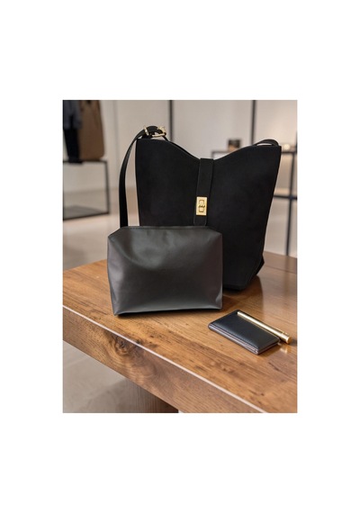 Dilora Premium Nubuk Deri Kadın Omuz Çantası Altın Tokalı Elegant Bucket Model Zamansız Tasarım Siyah