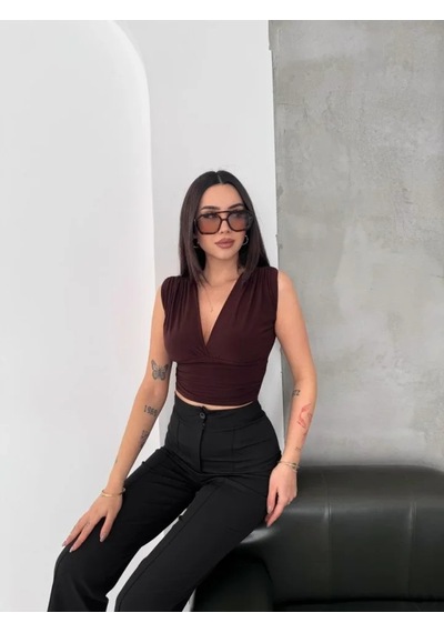 Efnaz Style Vatkalı Kolsuz V Yaka Drapeli Crop Bluz Likralı Fit - Kahverengi