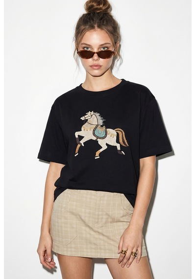 Shade Kadın Figürlü Nakış Ve Boncuk Detaylı Oversize T-shirt 2222 60286121 - Siyah