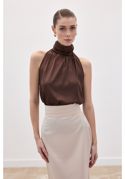 Sateen Boğazlı Kolsuz Bluz - Kahve-136541 Kahve