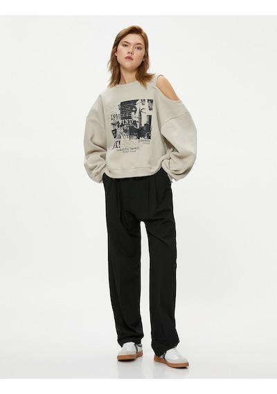Koton Pencere Detaylı Sweatshirt Rahat Kalıp Uzun Kollu Baskılı Bej 4sal10591ık Ekru