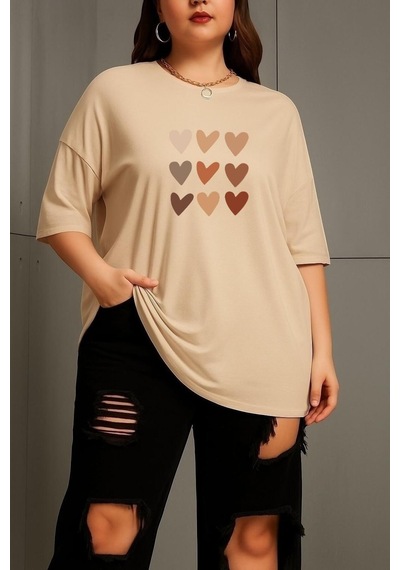 Büyük Beden Sıralı Kalpler Baskılı Unisex Tişört Bej